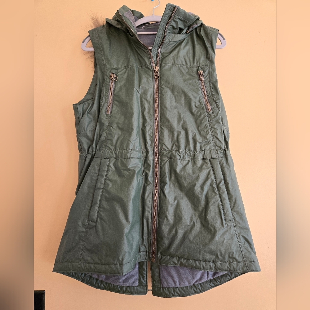 Athleta Olive Green Faux Fur Hooded Vest Size M